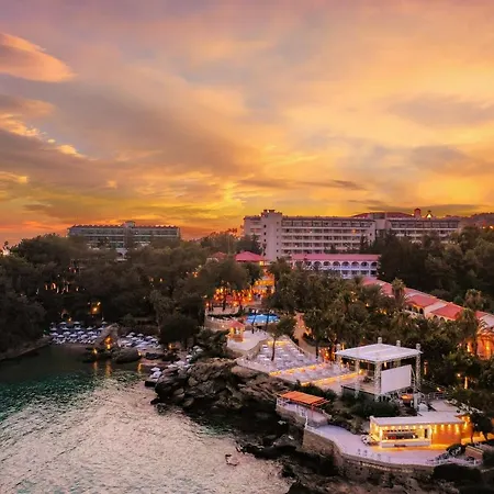 Utopia Club Resort *